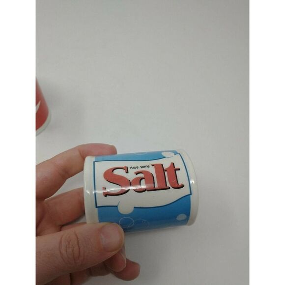 Shoebox Bee Salt And Pepper Shaker Set Great Table - Picture 6 of 8